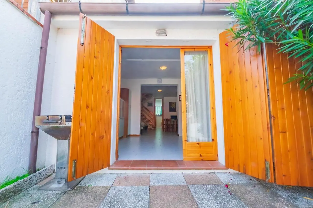 Agenzia Vear - Villa Angela Lido delle Nazioni Italy