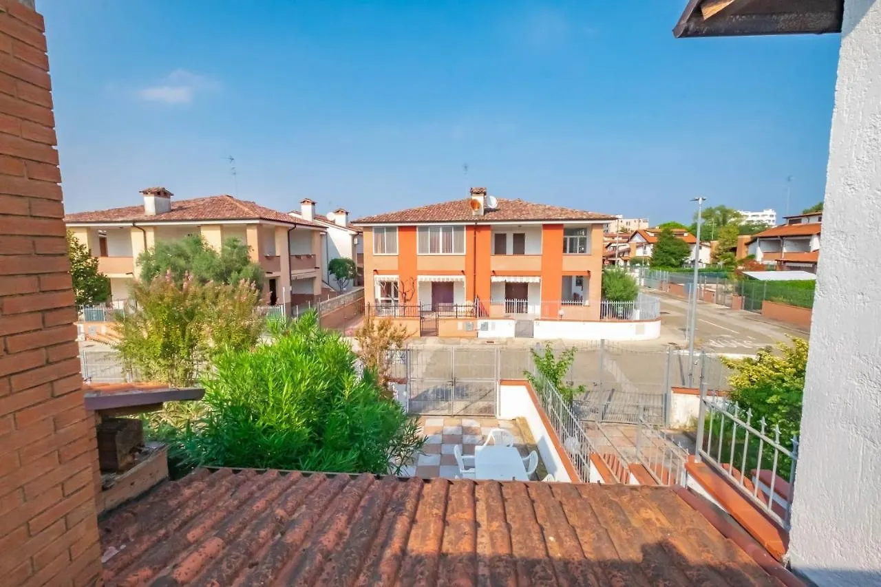 Agenzia Vear - Villa Angela Lido delle Nazioni 0*,  Italy